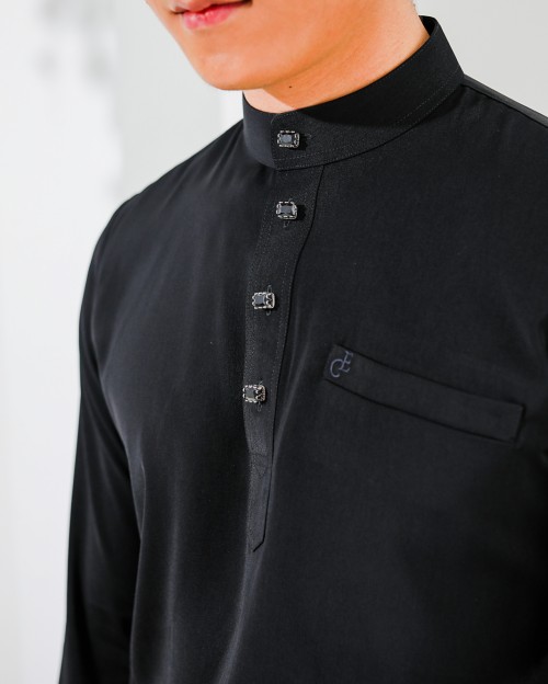 ISA CEKAK MUSANG IN  BLACK