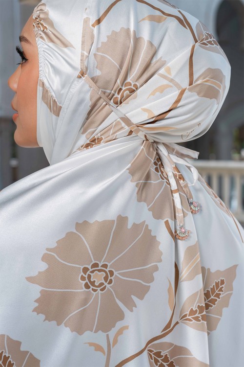DAREEN IN DOVE (TELEKUNG TRAVEL)