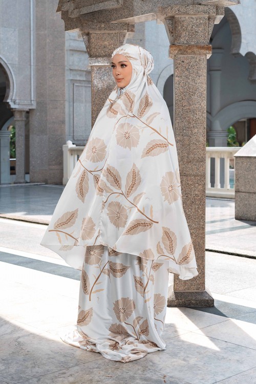 DAREEN IN DOVE (TELEKUNG TRAVEL)