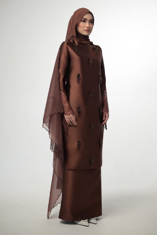 PRE ORDER ELAYA IN RICH BROWN