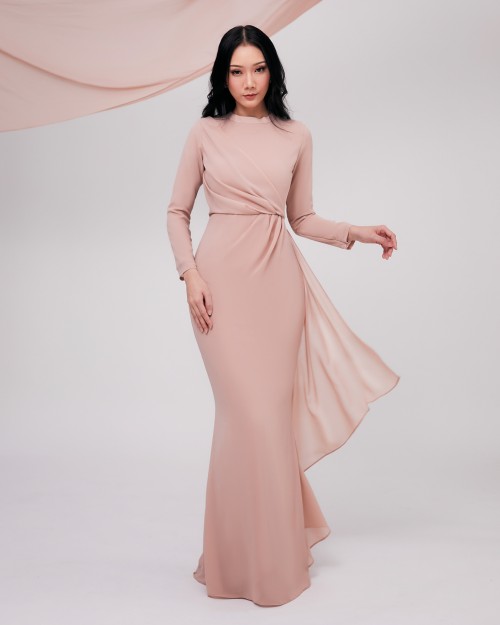 JULEANA IN EVENING SAND