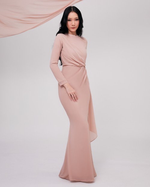 JULEANA IN EVENING SAND