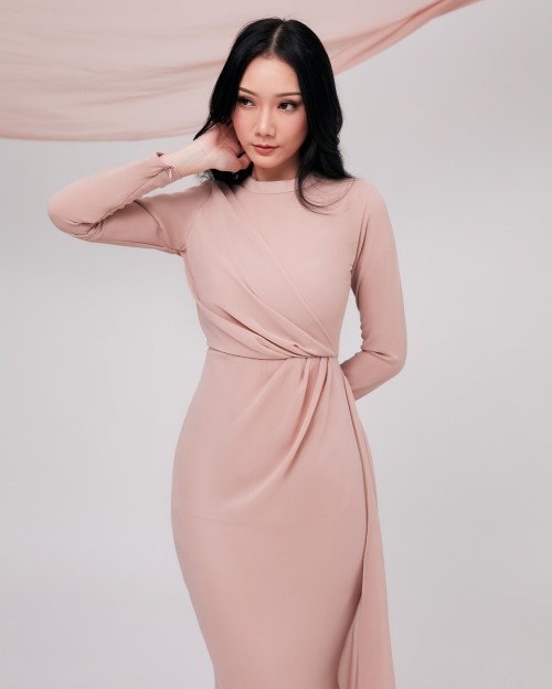 JULEANA IN EVENING SAND