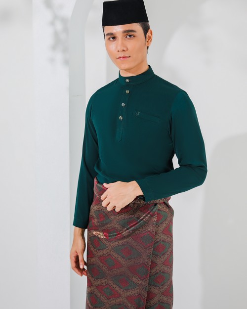 ISA CEKAK MUSANG IN  EMERALD