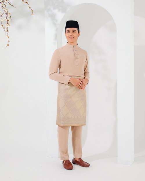 ISA CEKAK MUSANG IN TAUPE