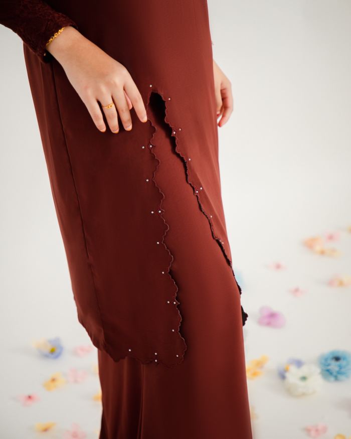 MAYAA IN WALNUT BROWN (new version)
