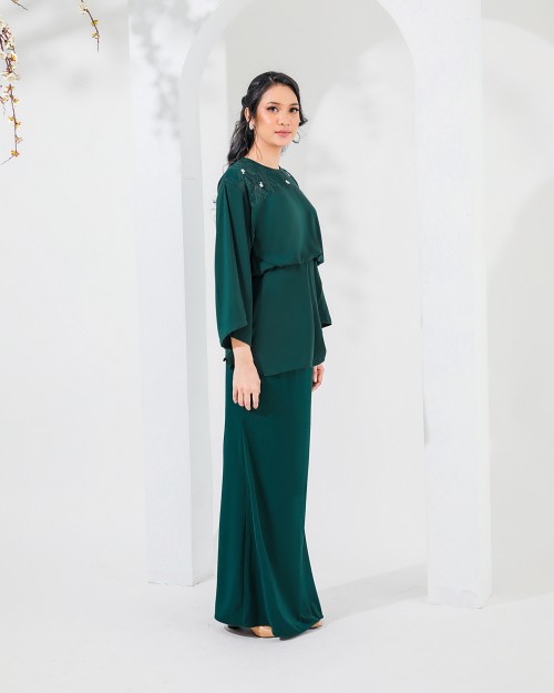 SALMA IN EMERALD