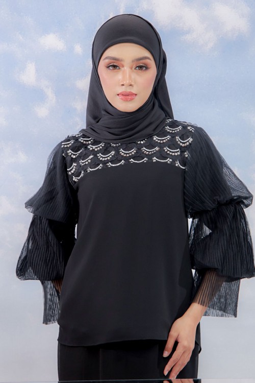 MUTIA SHAWL IN MALAM SEMANGGI