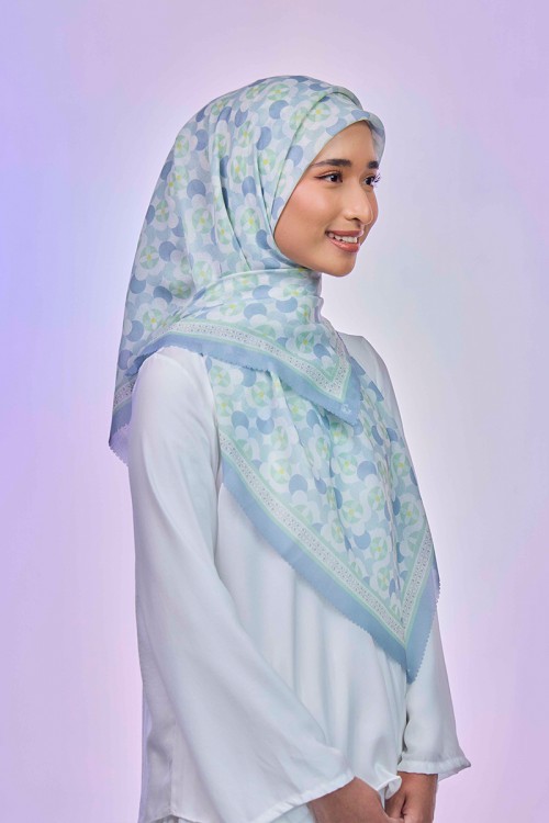 BAWAL CLOVE IN BLUE ICING