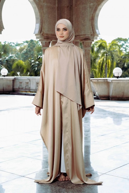 WAJIHA IN CHAMPAGNE
