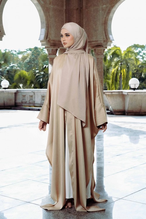 WAJIHA IN CHAMPAGNE