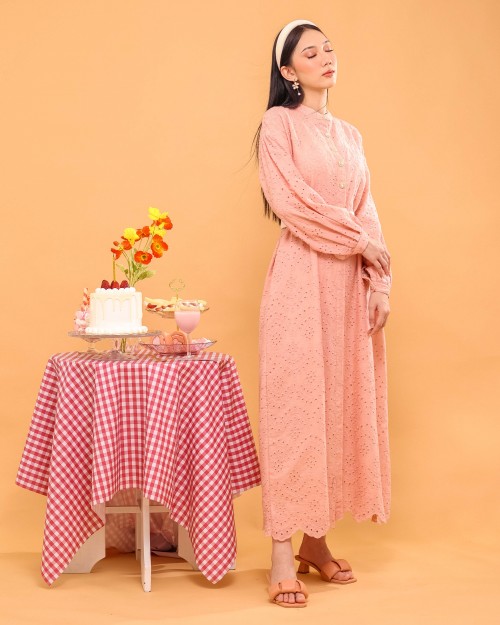 HANNA DRESS IN PEACH