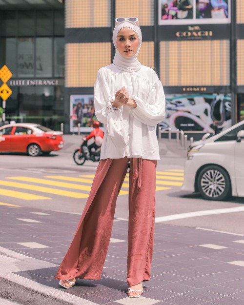 ALEXA PETITE PANTS IN DUSTY PINK