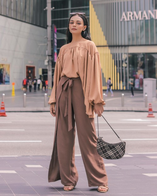 JANE TOP IN BEIGE