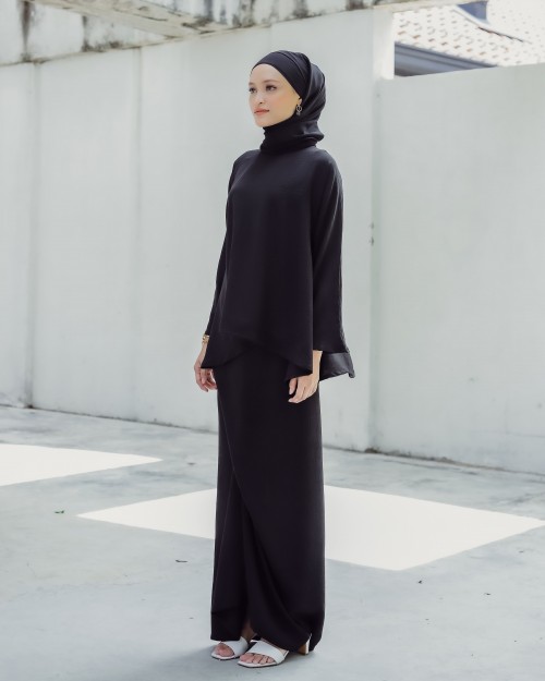 LEESA SET IN ONYX BLACK