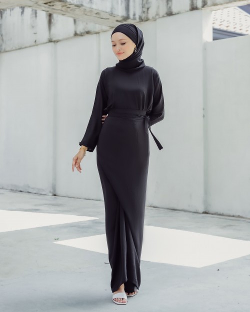 LEESA SET IN ONYX BLACK