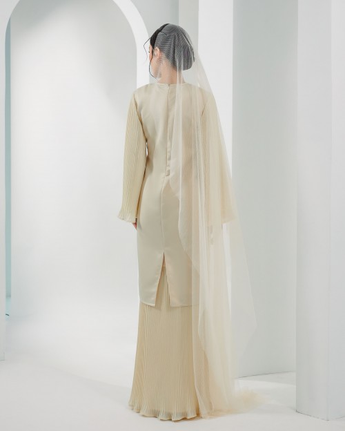 DOTTED NET VEIL IN CHAMPAGNE