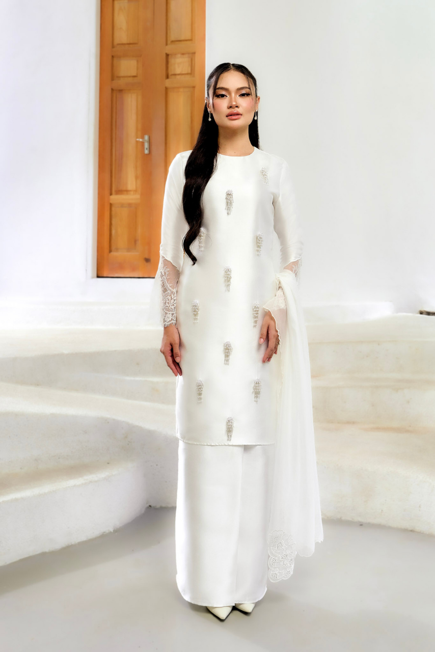 ELAYA IN PEARL WHITE