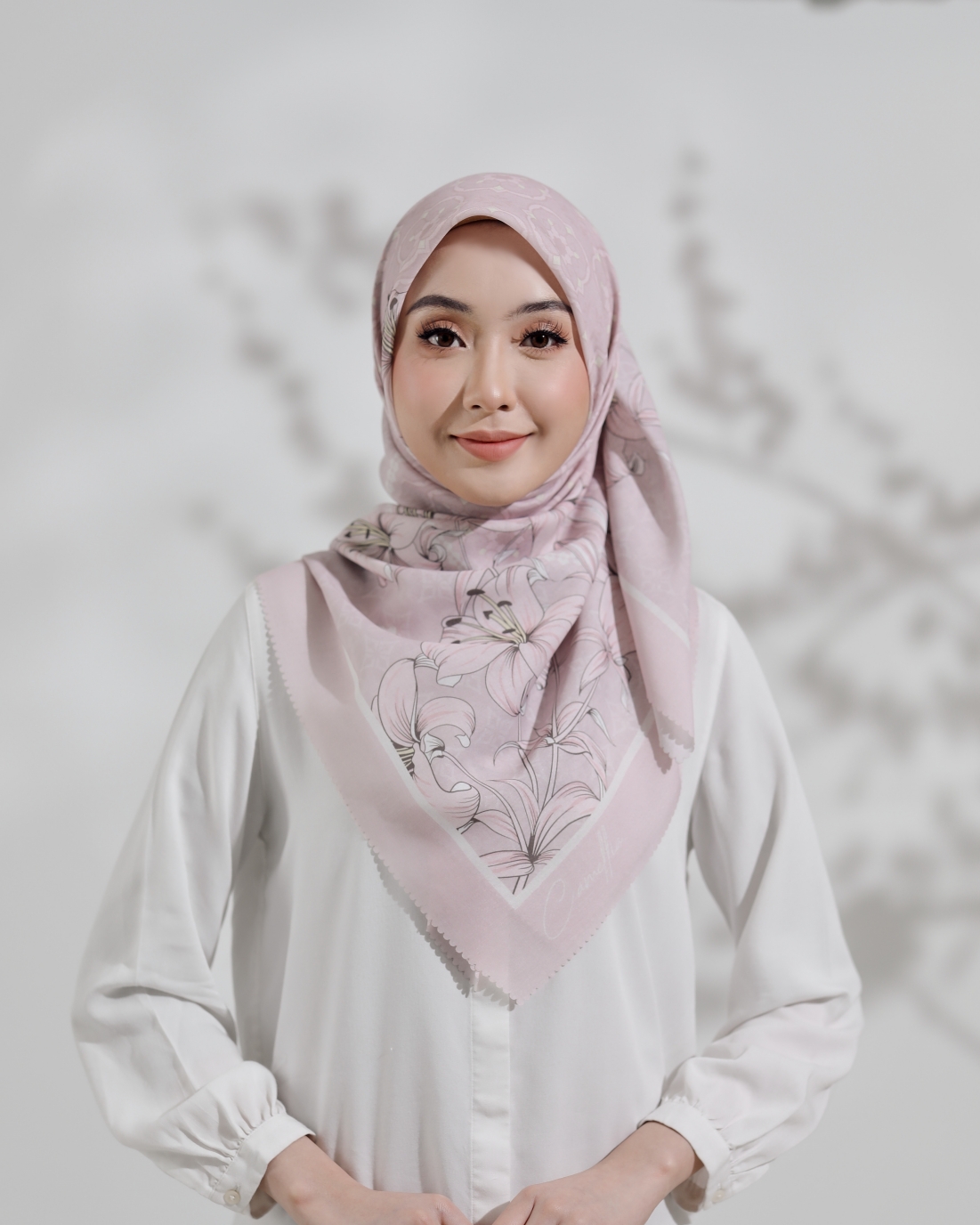 LILY SQUARE IN PETAL PINK