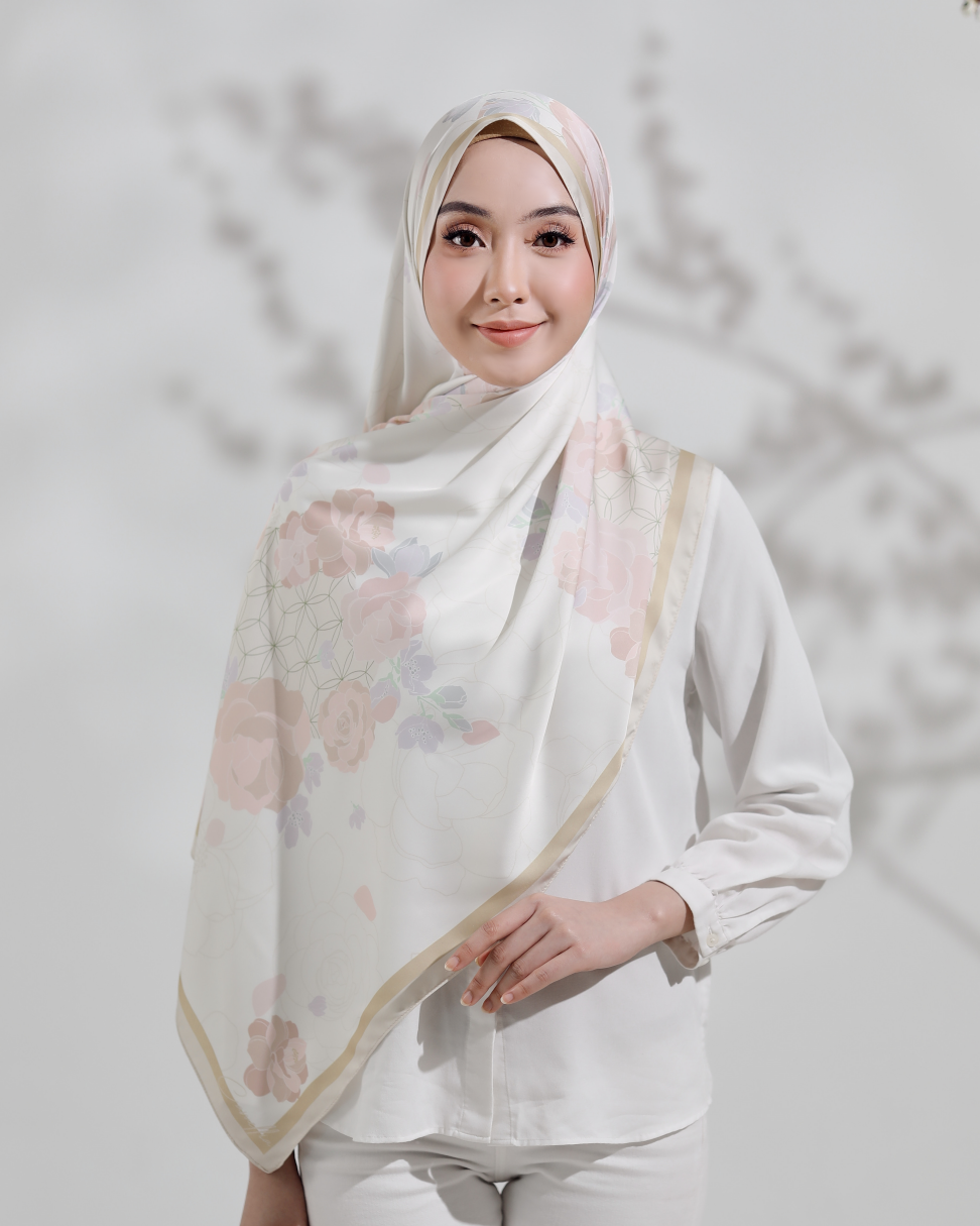 CAMELLA SCARF IN DAY DREAM