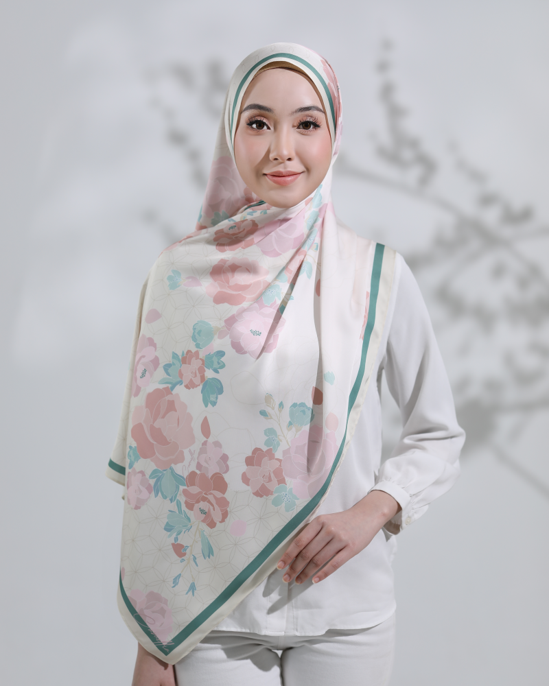CAMELLA SCARF IN ETHEREAL
