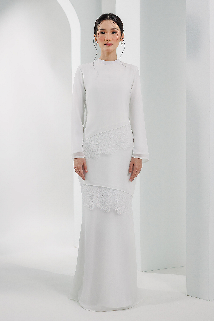 KATE DRESS IN OFF WHITE