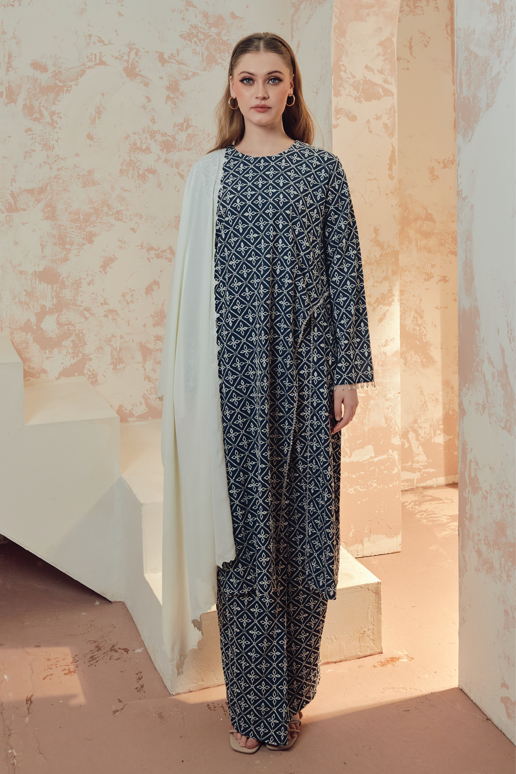 MAHEERA IN TEAL GREEN (WITHOUT SHAWL)