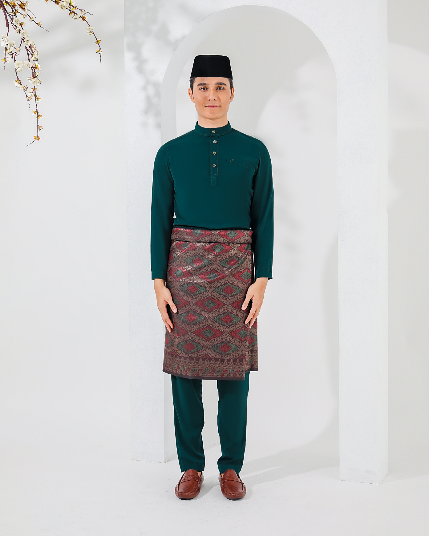 ISA CEKAK MUSANG IN  EMERALD