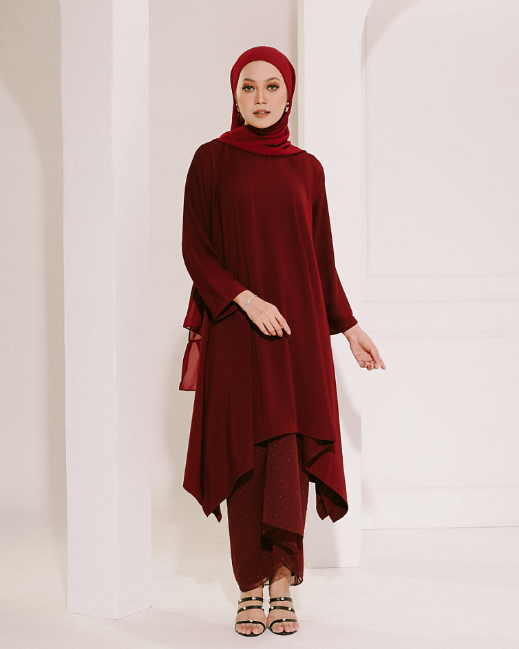 RATNA IN ROSE RED