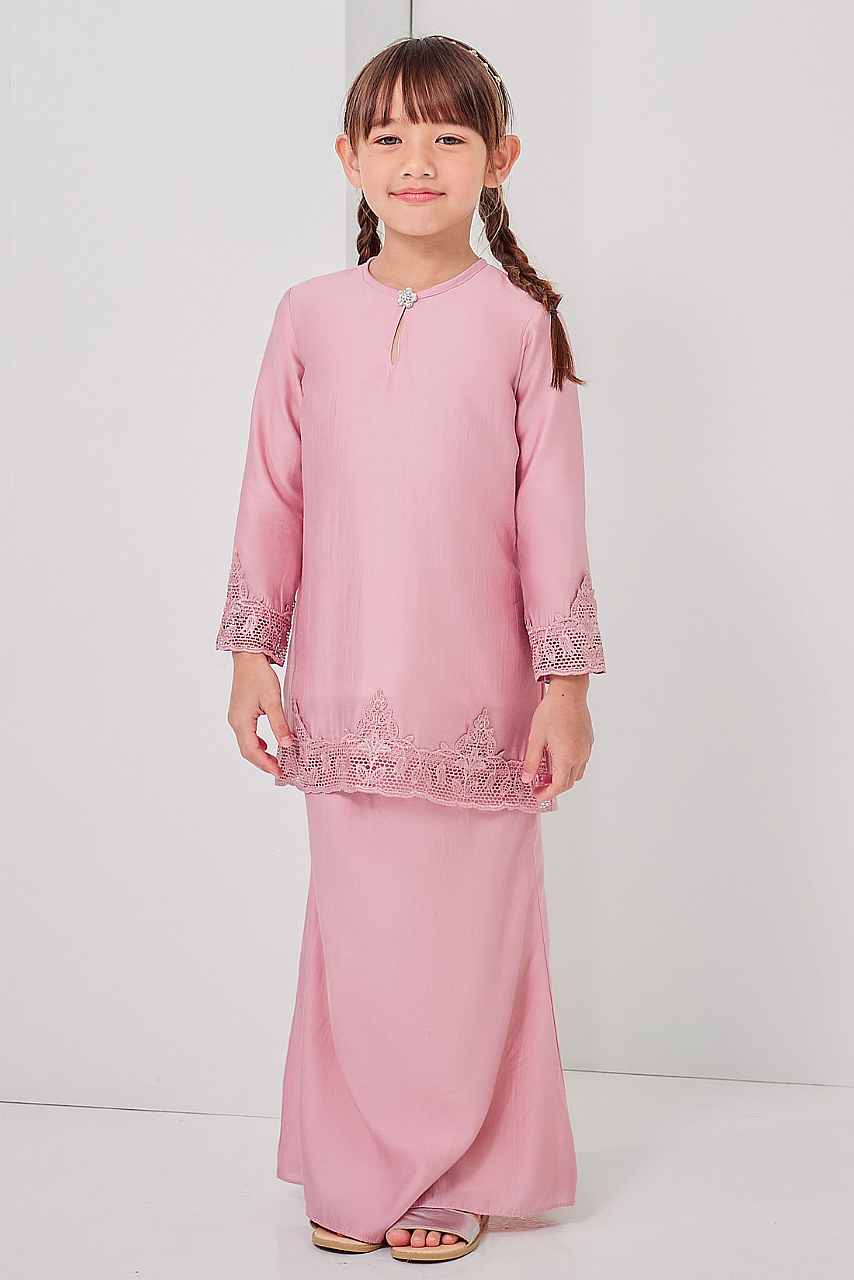 DALIA KIDS IN BELACHAN