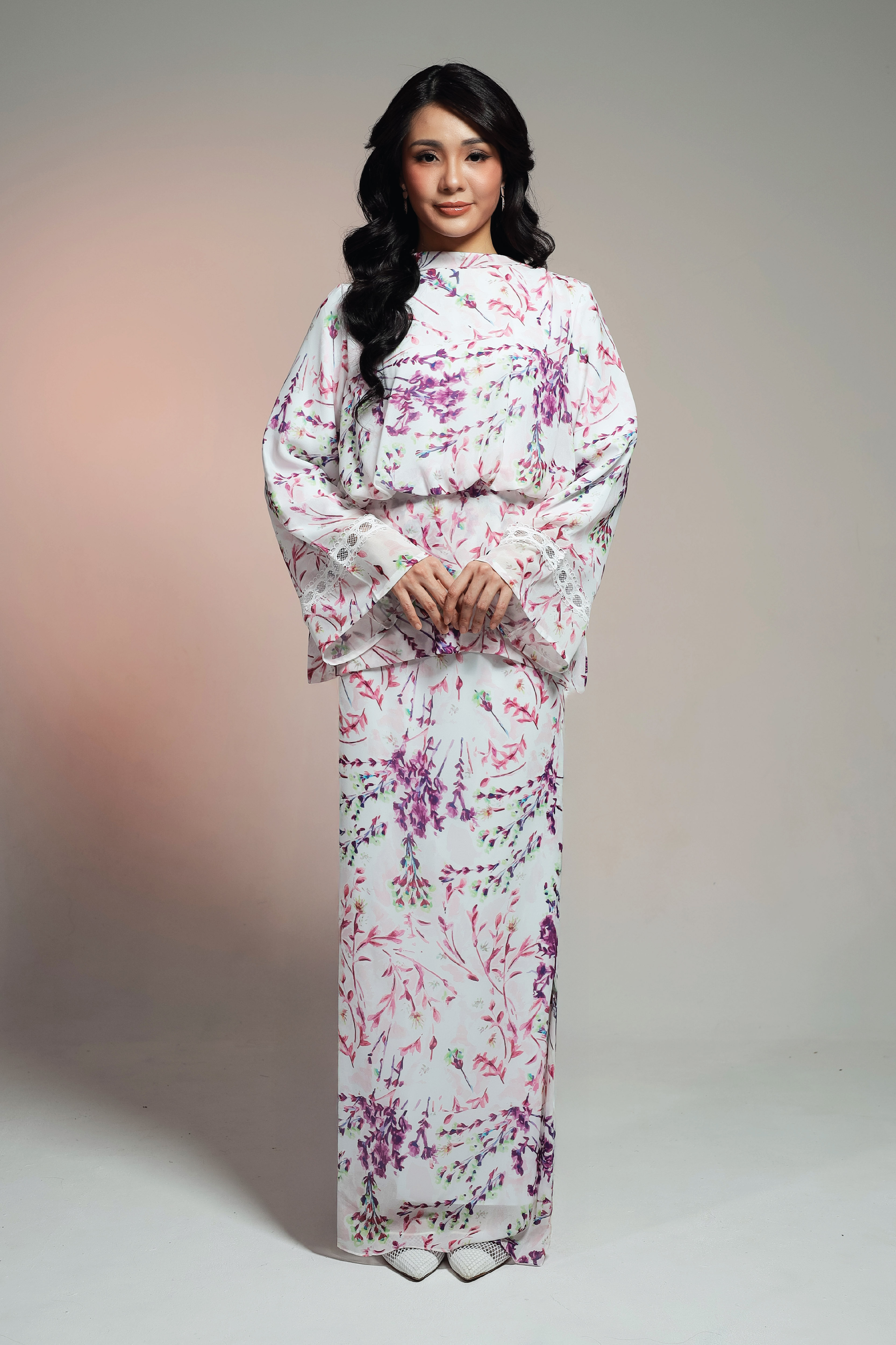 DANEERA IN MIDDLE PINK