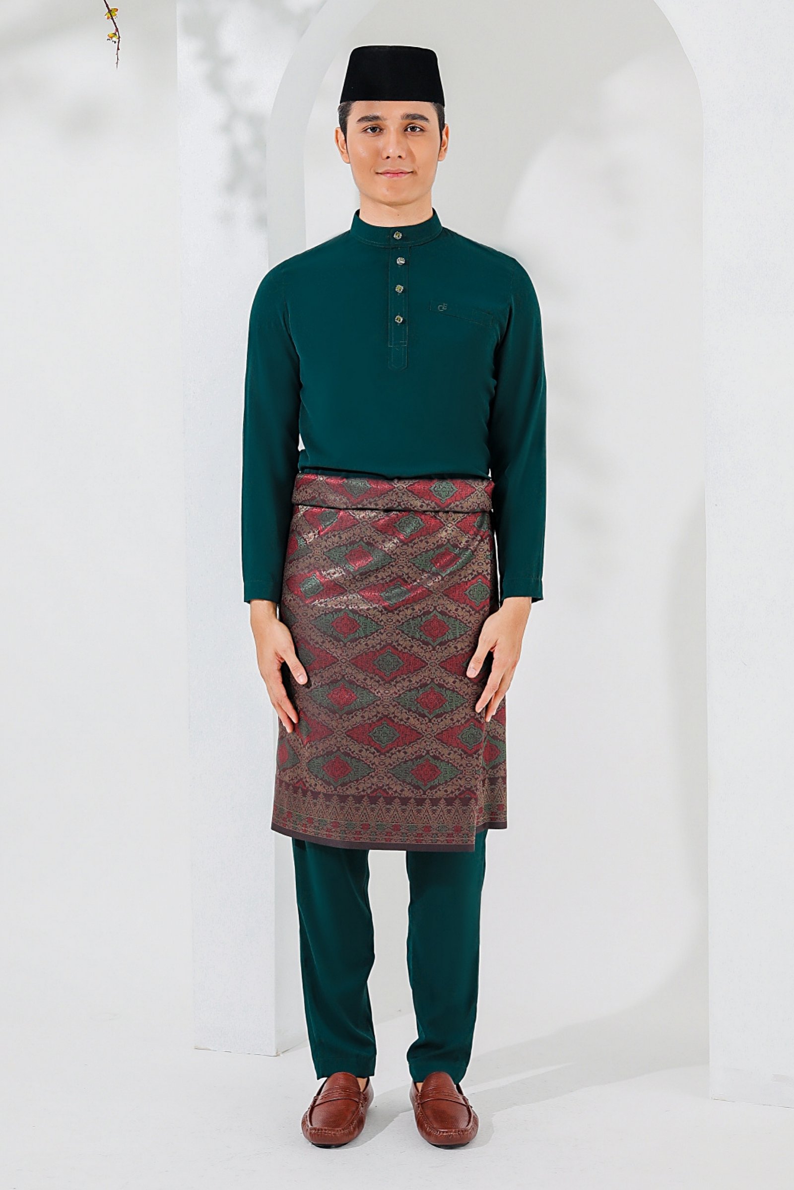 ISA CEKAK MUSANG IN  EMERALD
